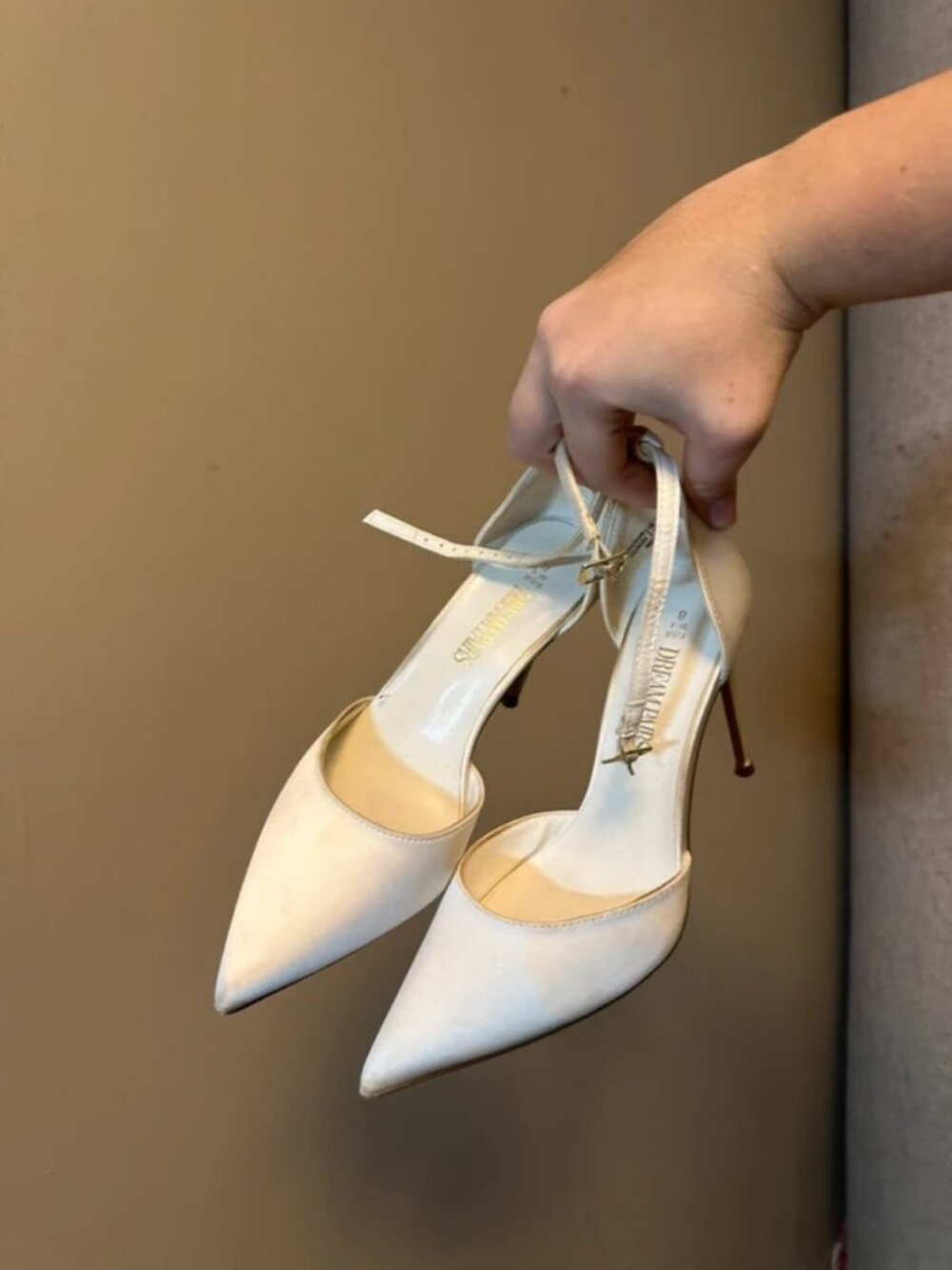 DREAM white classy heels